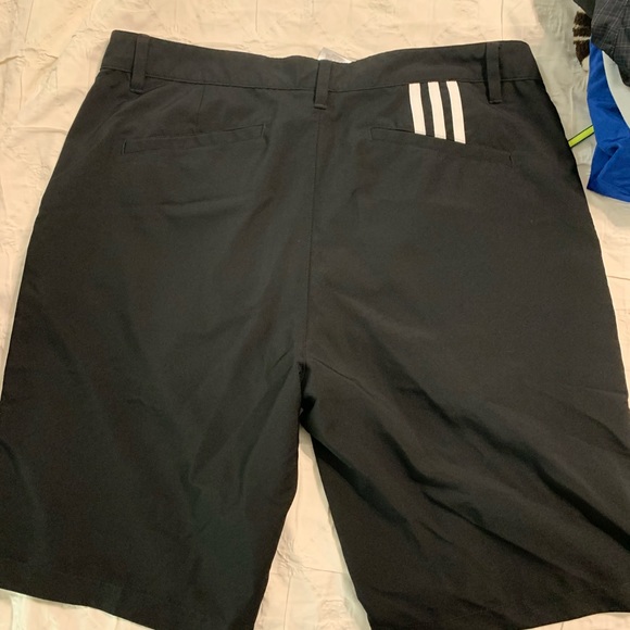 Adidas golf shorts size 34 - Picture 2 of 2